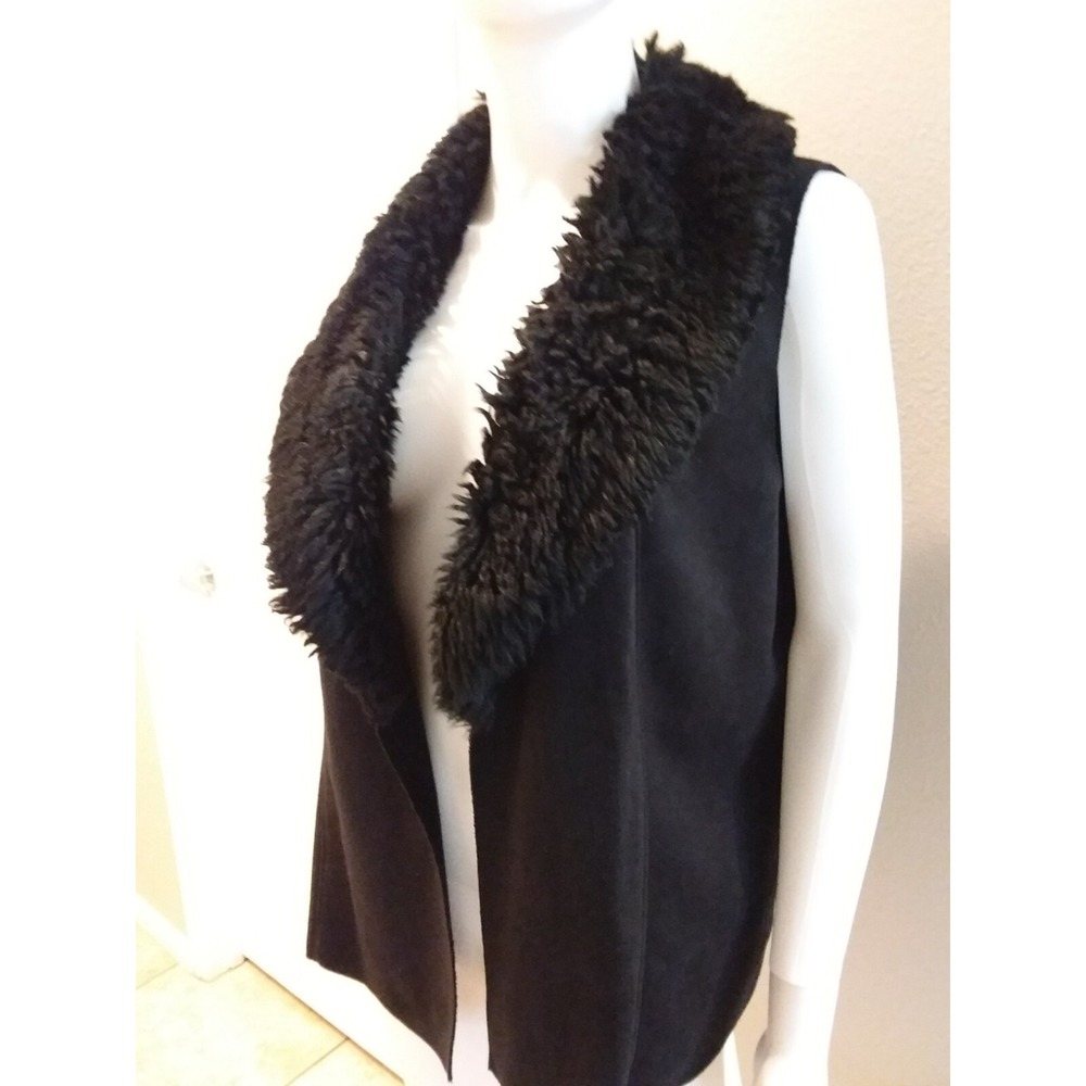 Chico's Womens Vest Size 1 or M Black Faux Fur Trim Soft Open Sleeveless